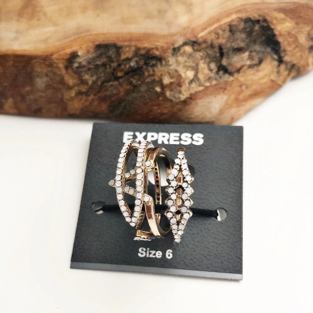Express size 6 gold stackable ring set - Picture 4 of 5